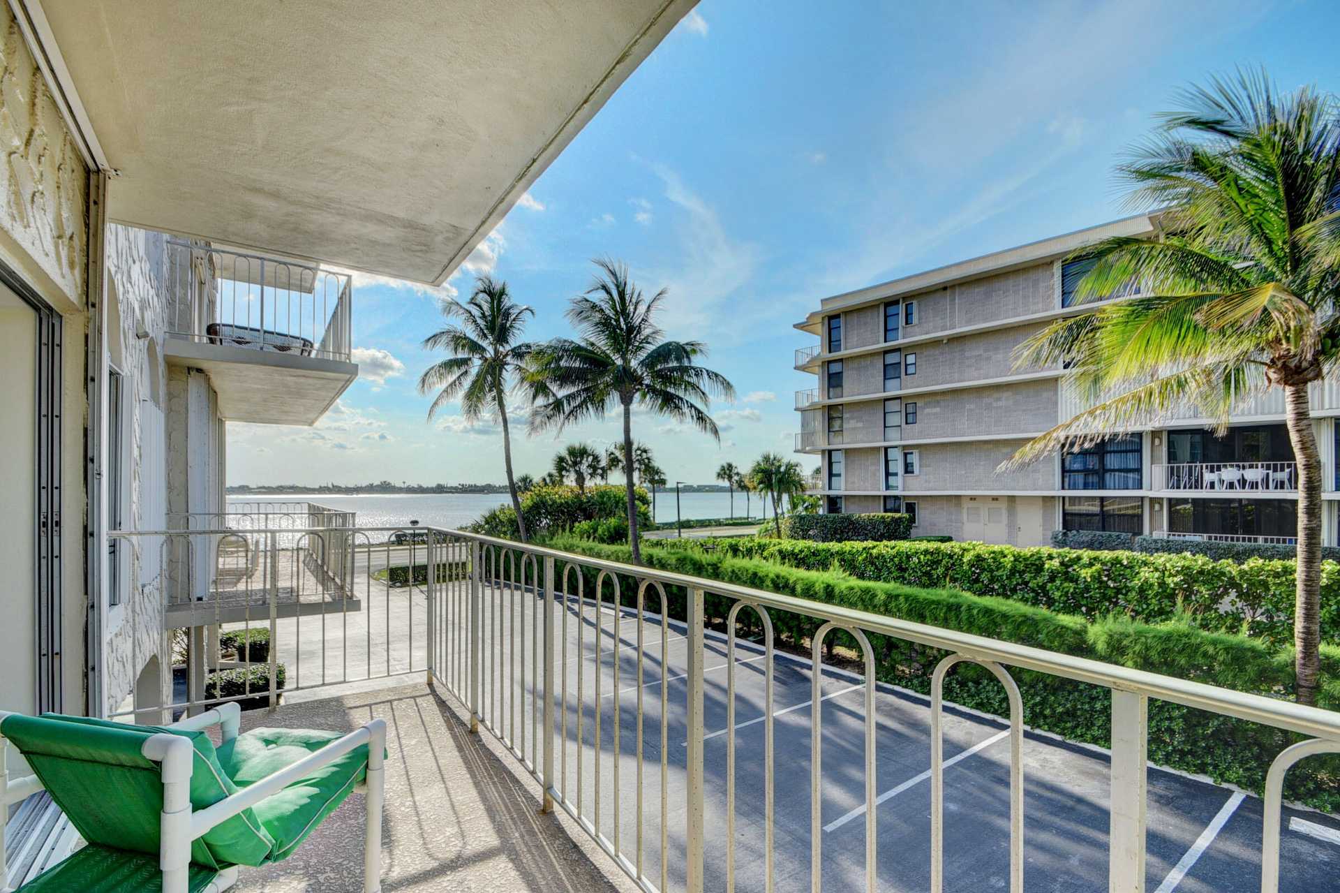 Condominium in Palm Beach, Florida 11716795