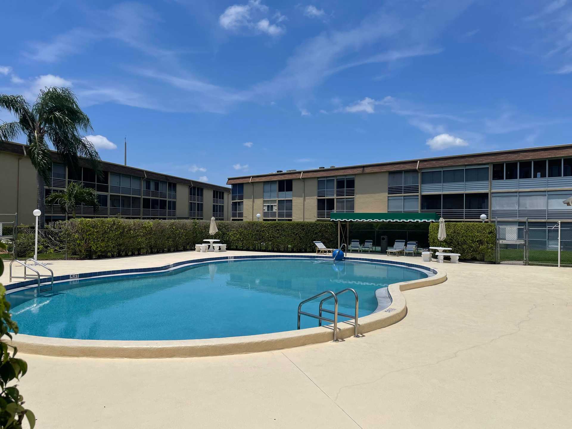 Condominium dans Palm Springs, Florida 11716799