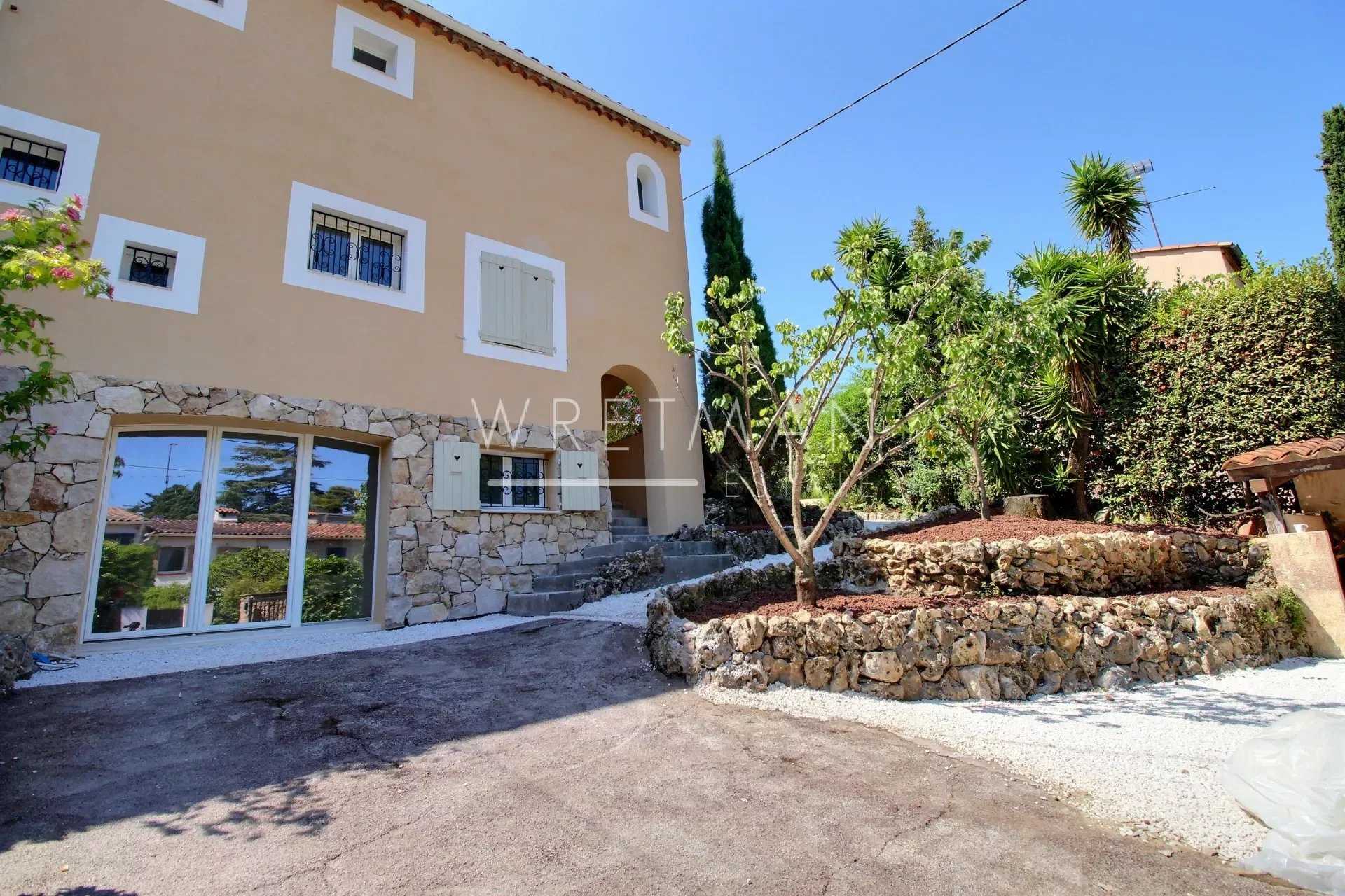 House in Cannes, Provence-Alpes-Cote d'Azur 11716826
