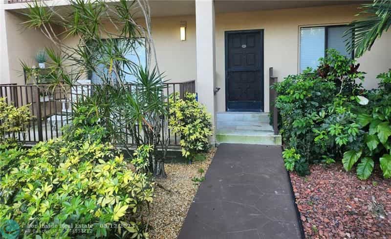 Eigentumswohnung im Brentwood Estates, Florida 11716861