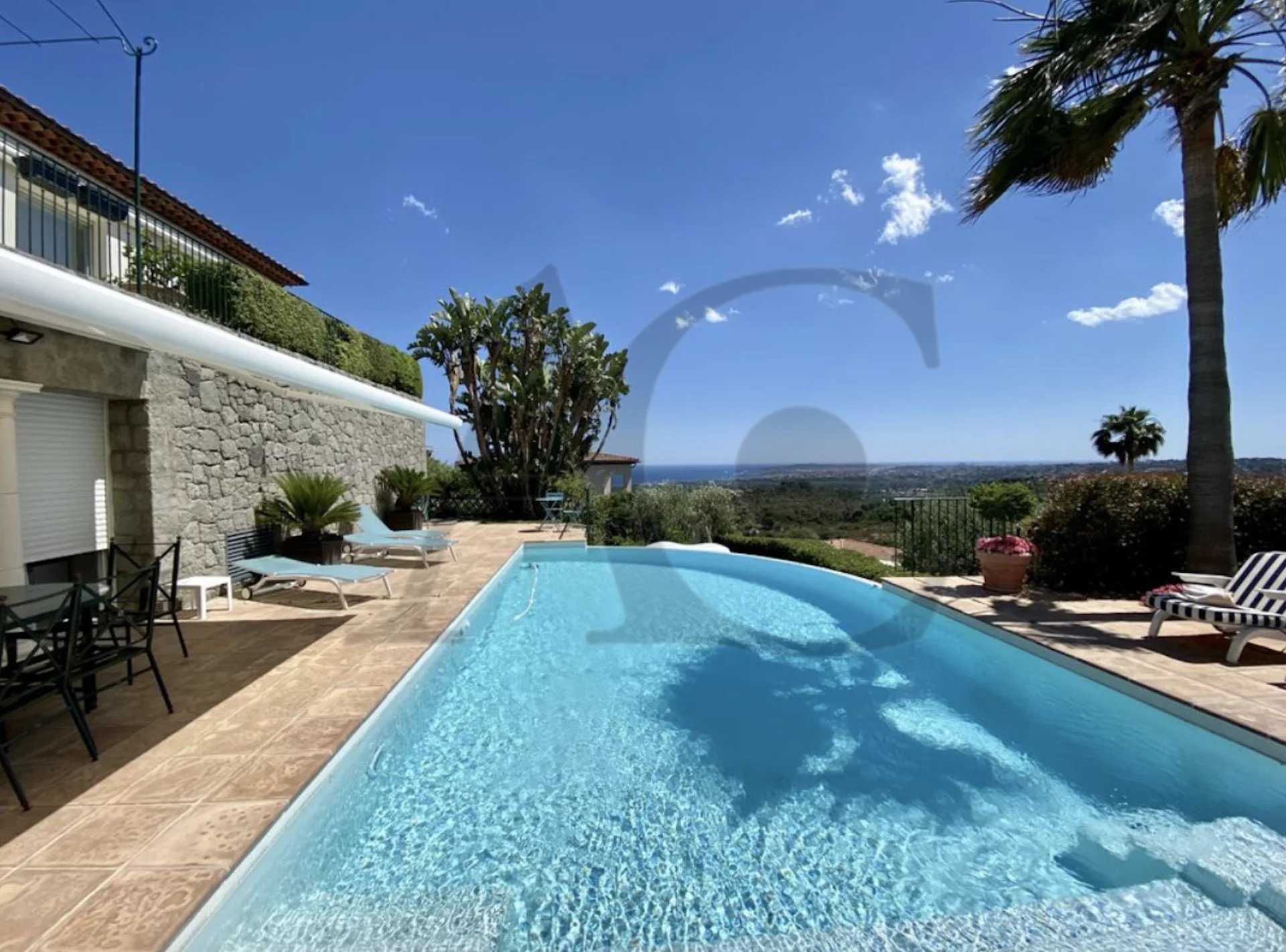 Talo sisään Villeneuve-Loubet, Provence-Alpes-Cote d'Azur 11716900
