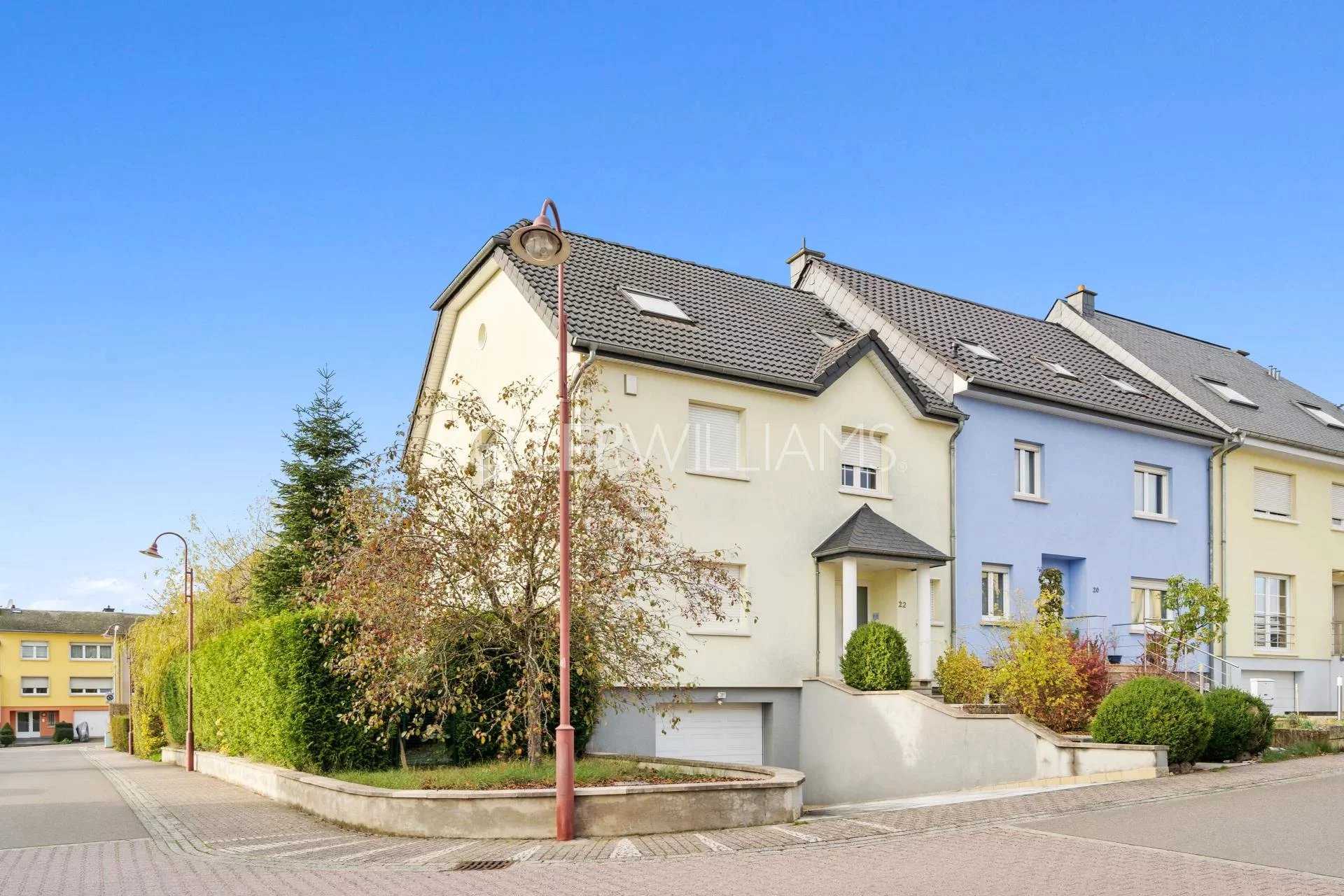 بيت في Sandweiler, Sandweiler 11716998