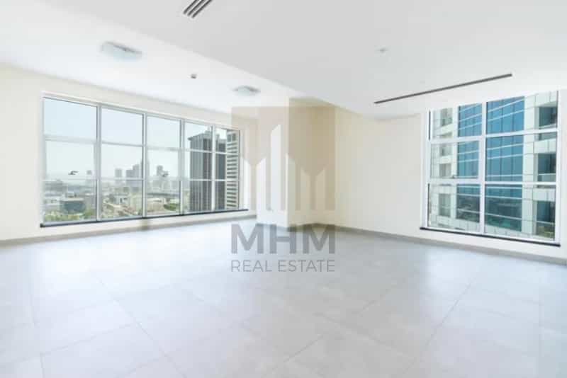 Condominium in Dubai, Dubayy 11717716