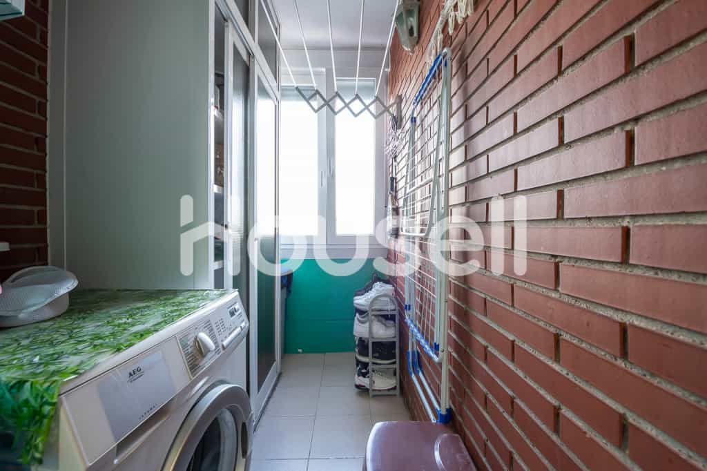 Condominium in Fuenlabrada, Madrid 11717821