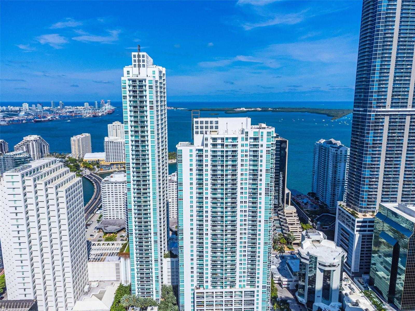 公寓 在 Miami, Florida 11717828