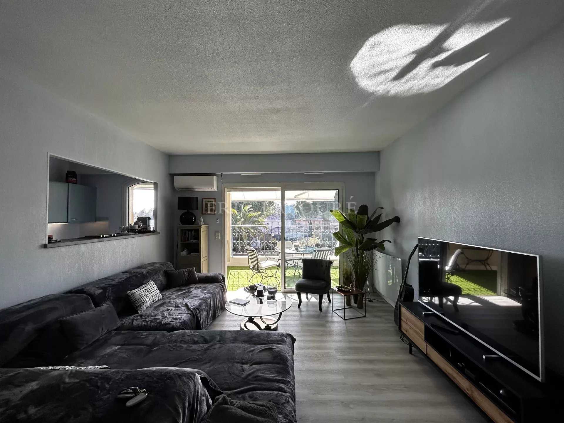 公寓 在 穆然, 普羅旺斯-阿爾卑斯-藍色海岸 11717849
