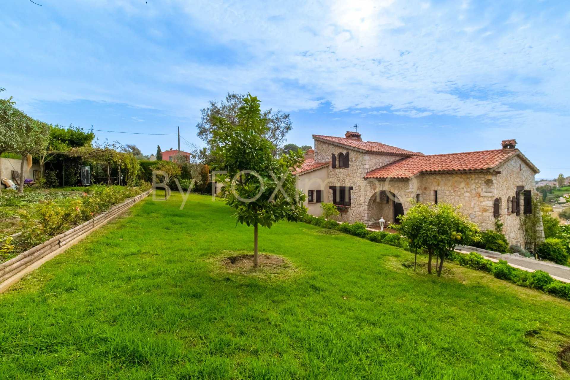 Rumah di Villeneuve-Loubet, Provence-Alpes-Côte d'Azur 11717972
