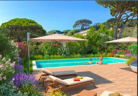 Condominium in Cavalaire-sur-Mer, Provence-Alpes-Cote d'Azur 11718171