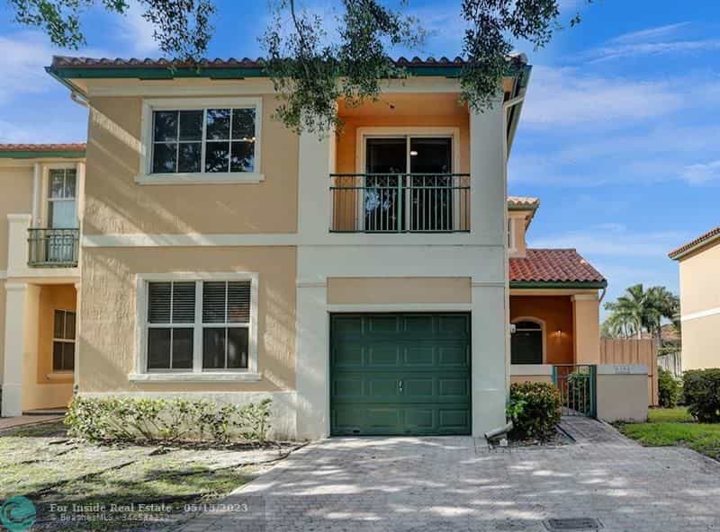 House in Miami Lakes, Florida 11719042