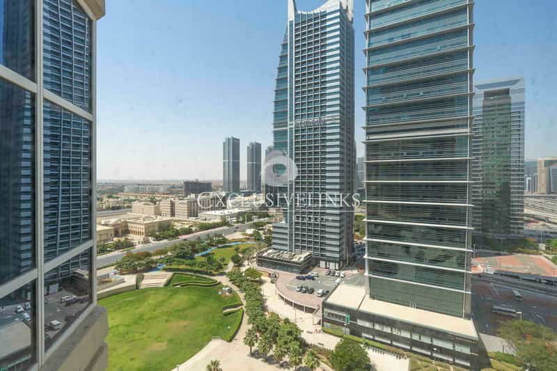 Condominium in Dubai, Dubayy 11719361