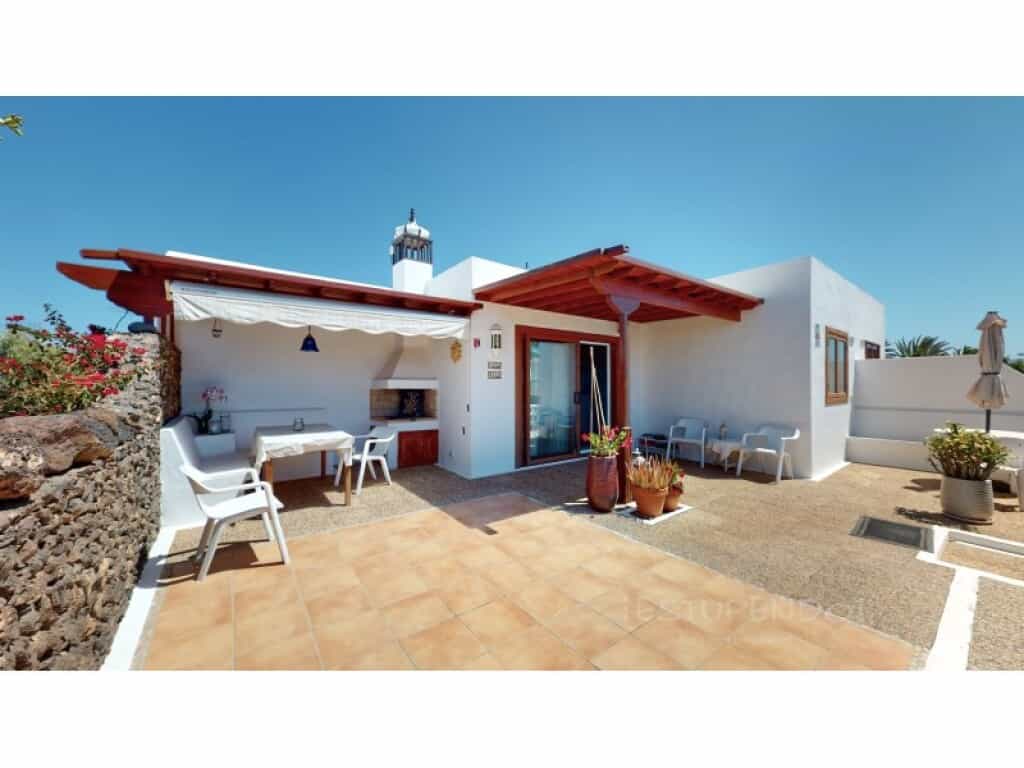 Haus im Playa Blanca, Canarias 11720344