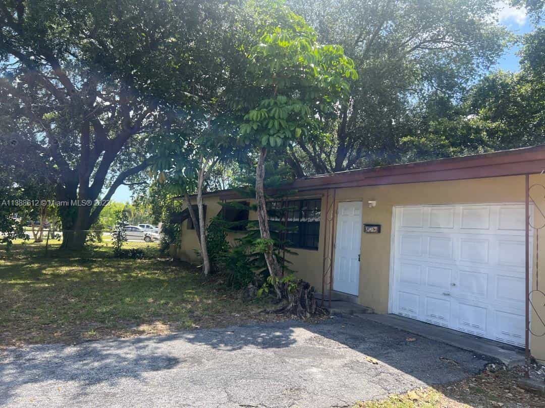 House in Driftwood Acres, Florida 11720356