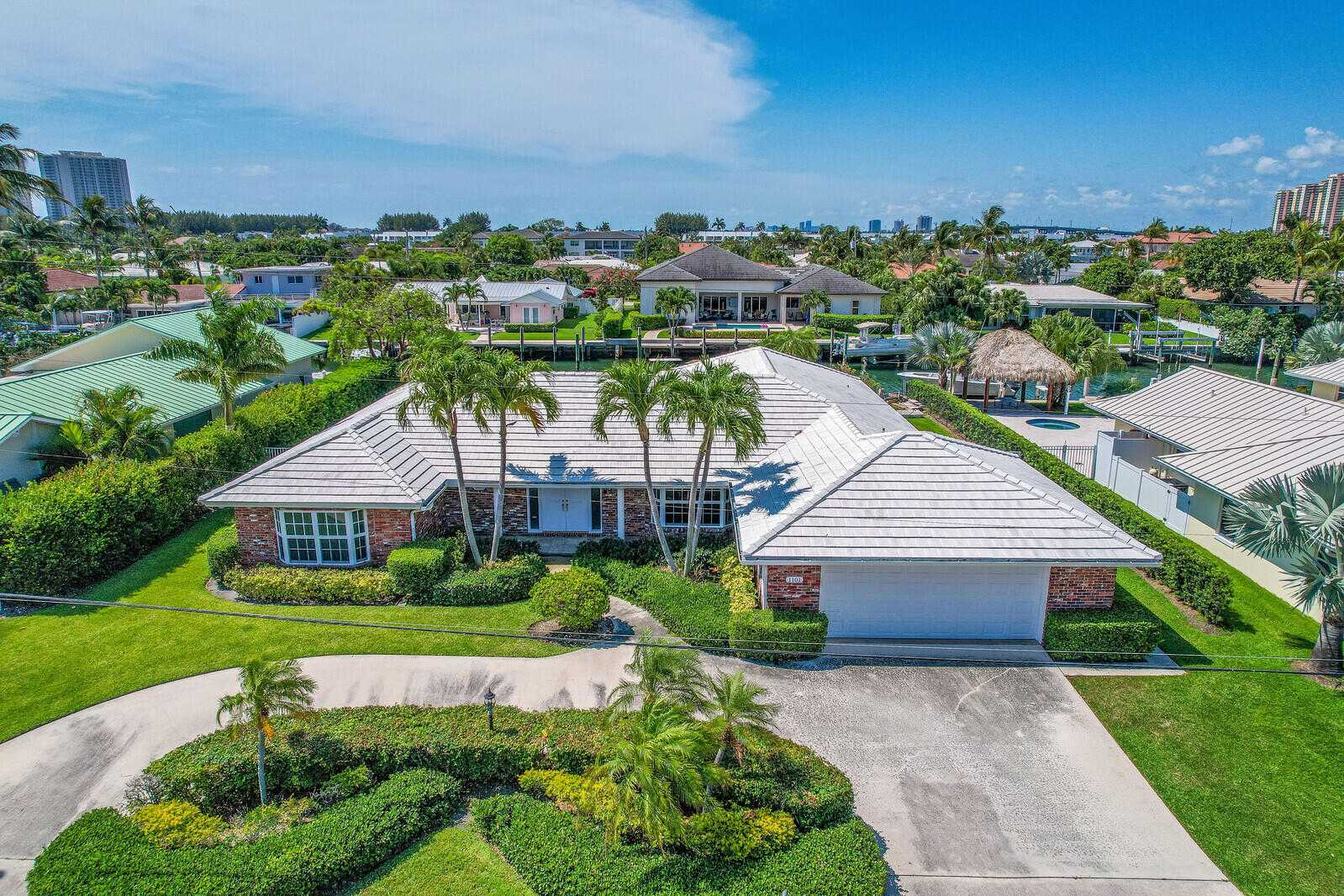 House in Palm Beach Shores, Florida 11720384