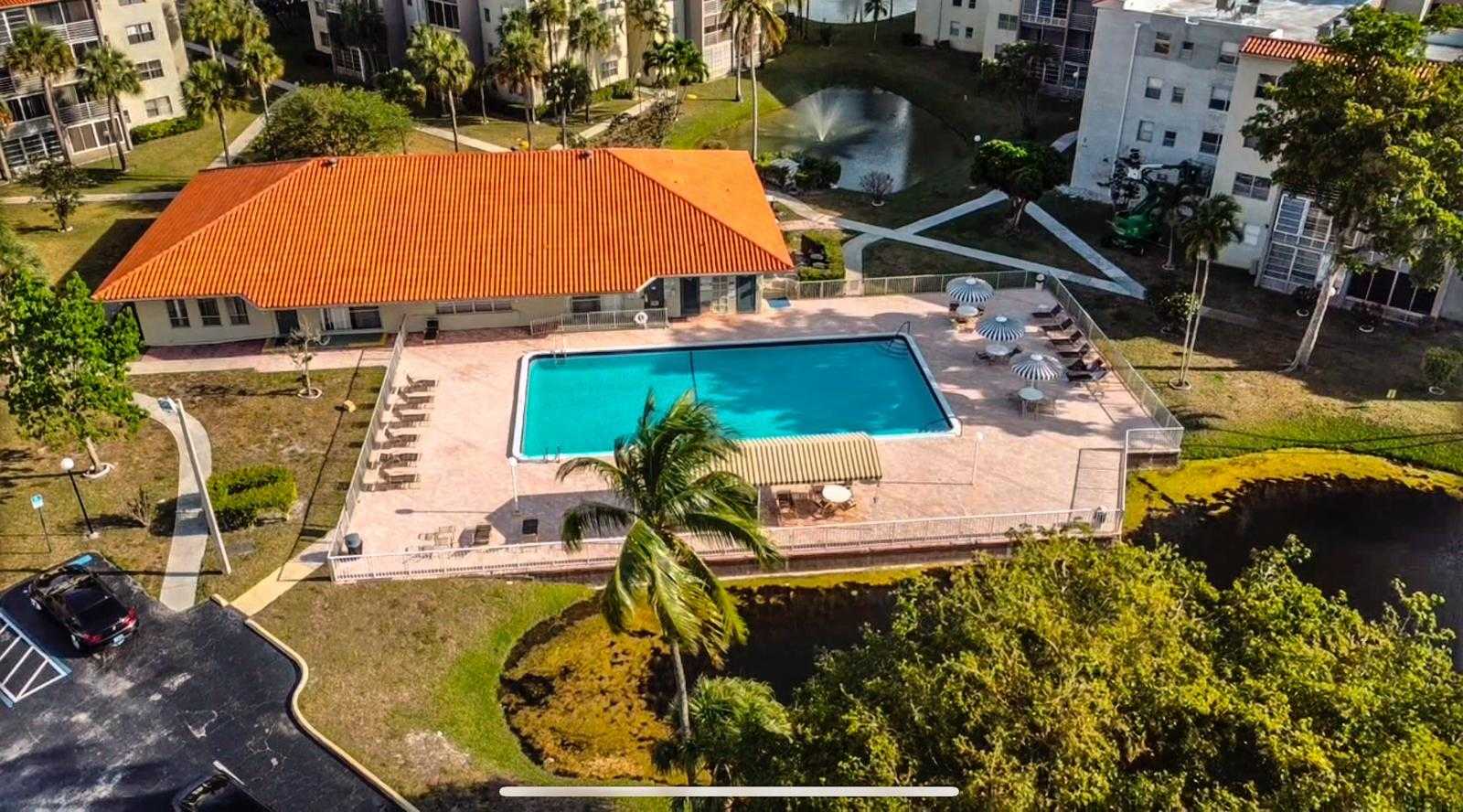 Condominium in North Lauderdale, Florida 11720392