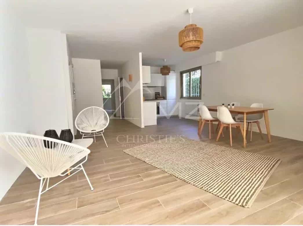 Condominium dans Cannes, Provence-Alpes-Côte d'Azur 11720400