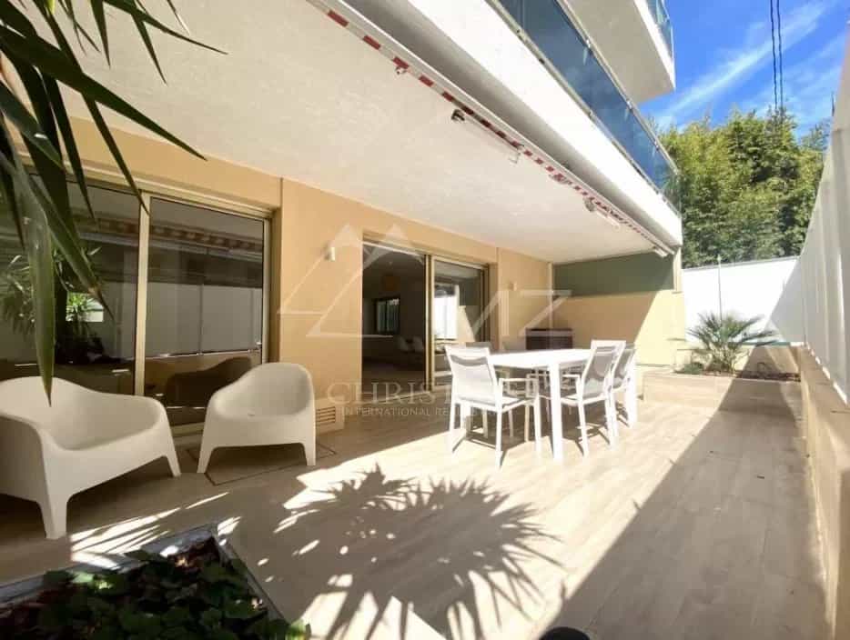 Condominium dans Cannes, Provence-Alpes-Côte d'Azur 11720400