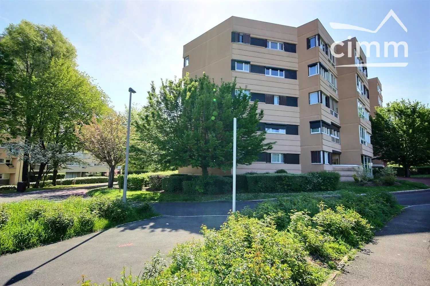 Condominium in Champs-Sur-Marne, Ile-de-France 11720450