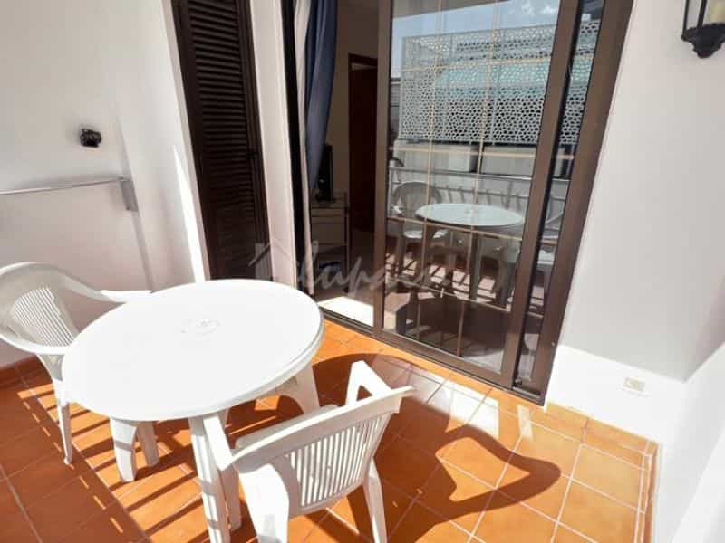 Condominium in Arona, Canary Islands 11720658