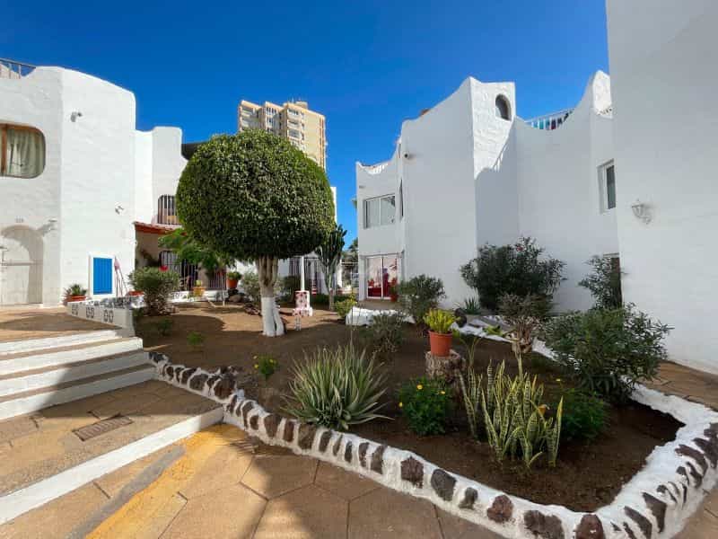 Condominium in Arona, Canary Islands 11720670
