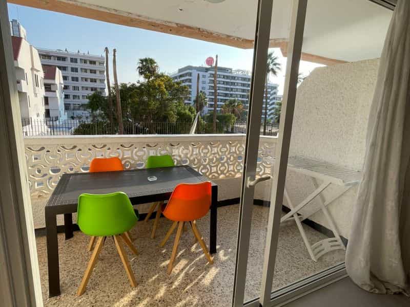 Condominium in Arona, Canary Islands 11720678