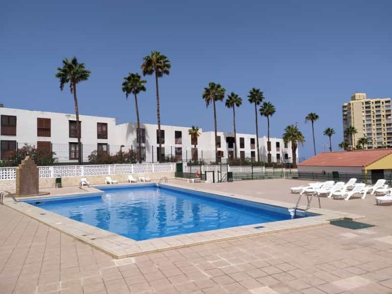 Condominium in Arona, Canary Islands 11720683