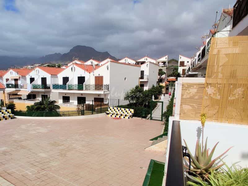 Condominium in Arona, Canarias 11720683