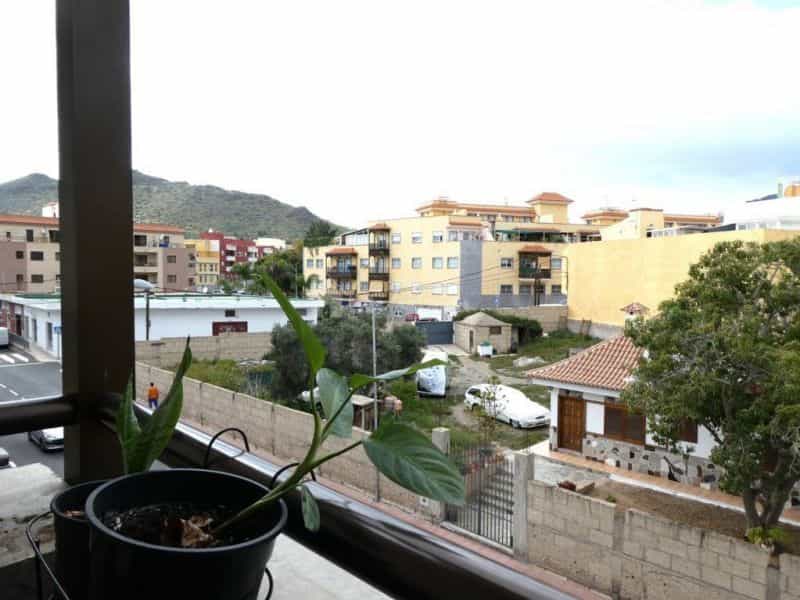 Condominium in Arona, Canary Islands 11720687
