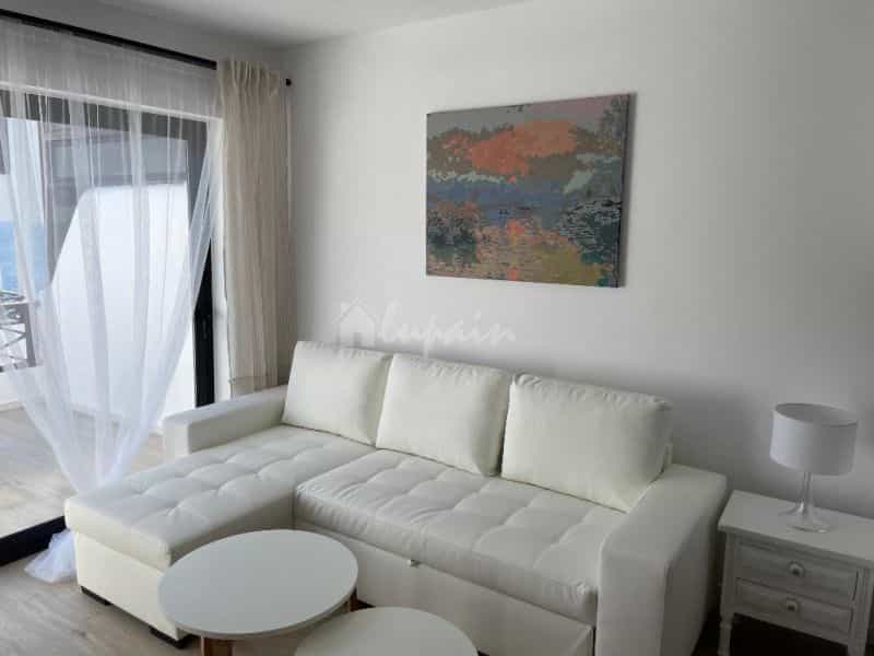 Condominium in Arona, Canarias 11720688