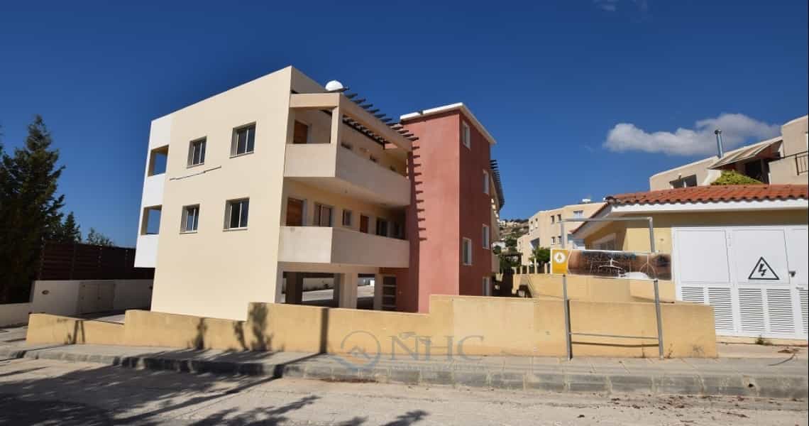 Condominium in Peyia, Paphos 11721075