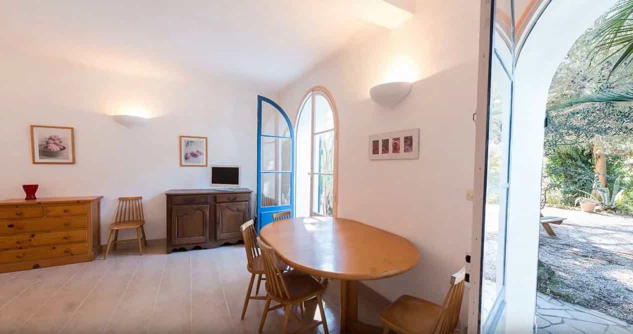 بيت في La Croix-Valmer, Provence-Alpes-Côte d'Azur 11722226