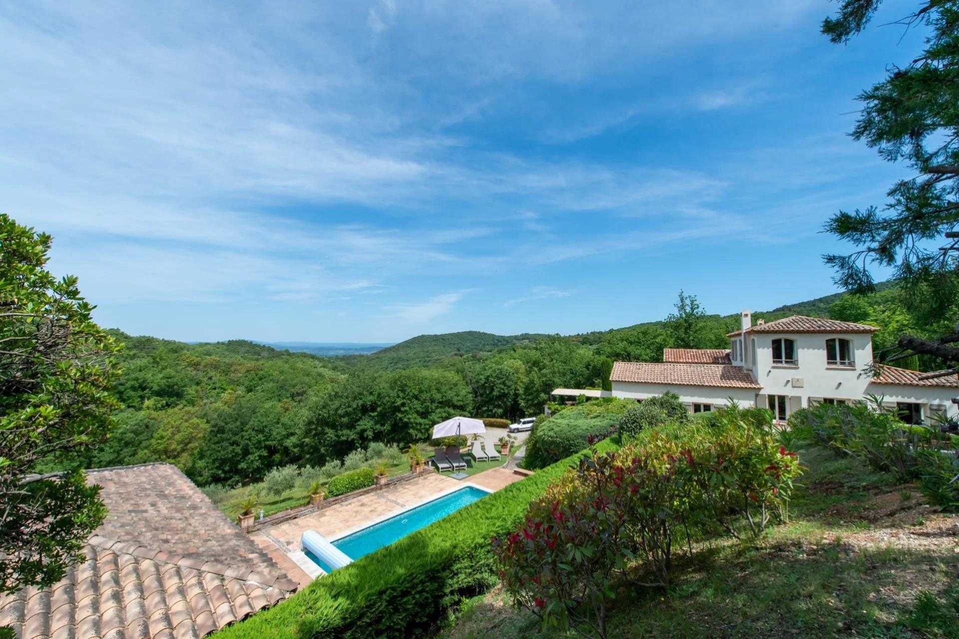 Rumah di La Garde-Freinet, Provence-Alpes-Cote d'Azur 11722235