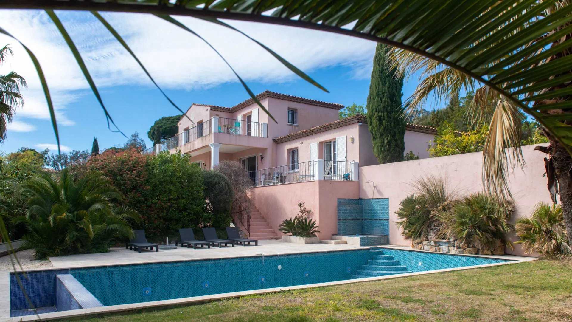 House in Sainte-Maxime, Provence-Alpes-Cote d'Azur 11722248