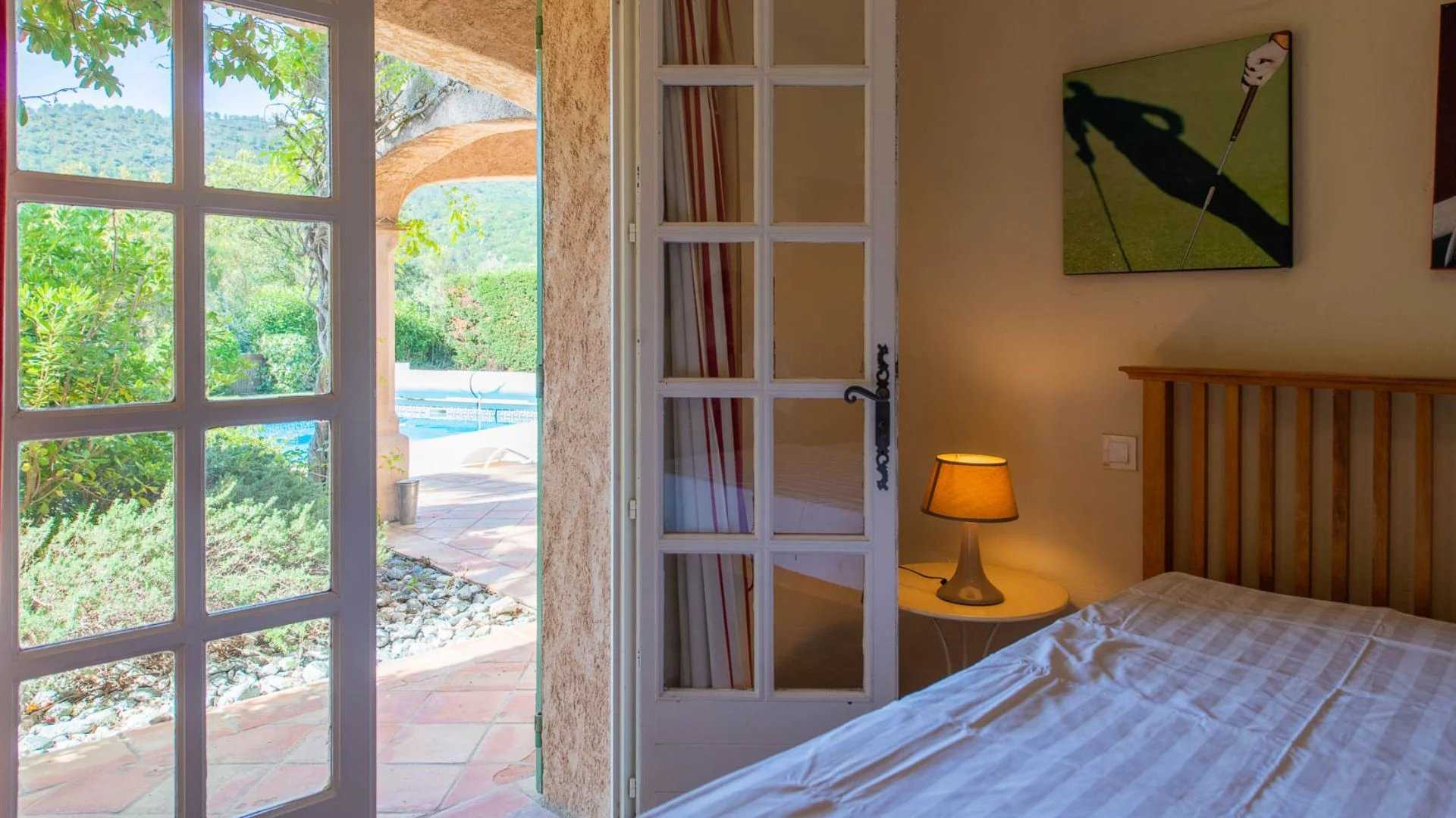 casa no Le Plan-de-la-Tour, Provence-Alpes-Côte d'Azur 11722251