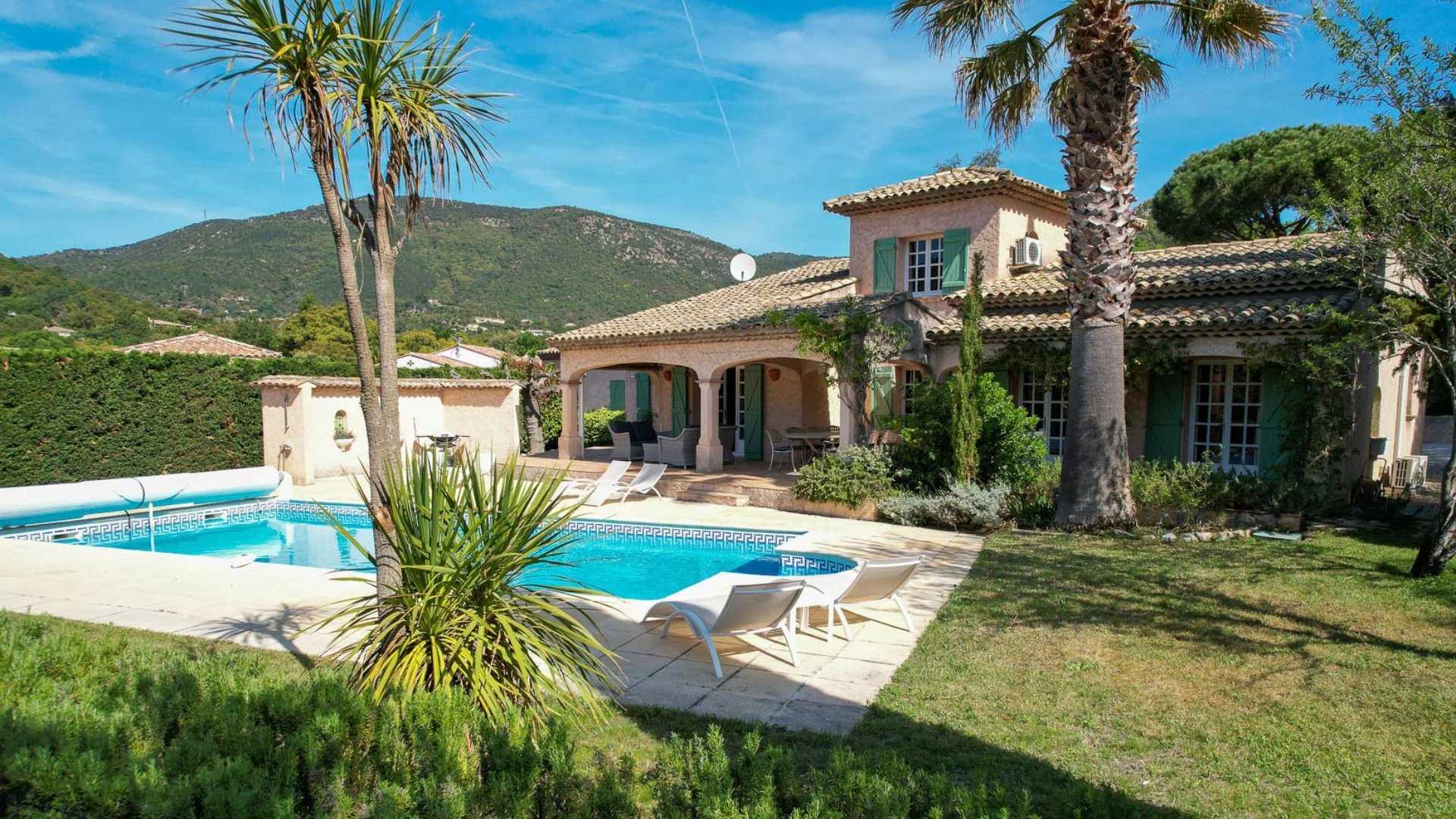 casa no Le Plan-de-la-Tour, Provence-Alpes-Côte d'Azur 11722251