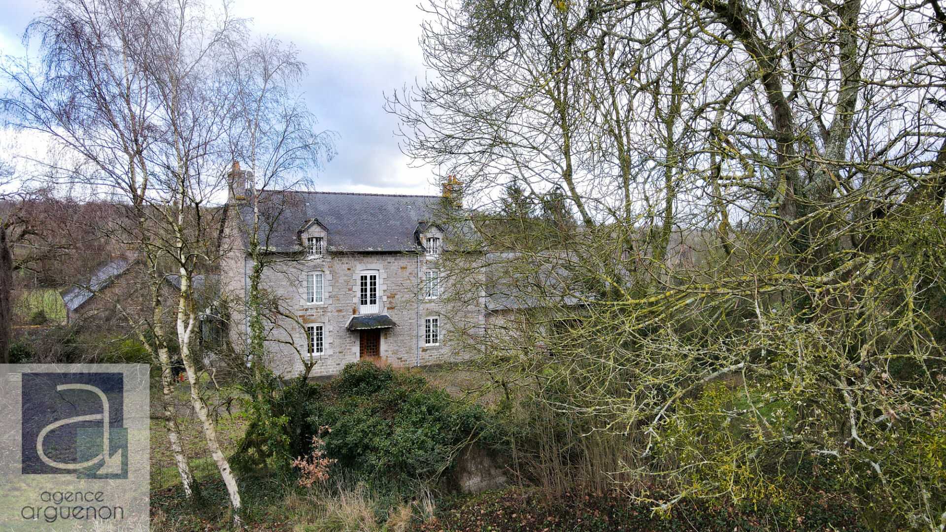 Dom w Cuguena, Bretania 11723456
