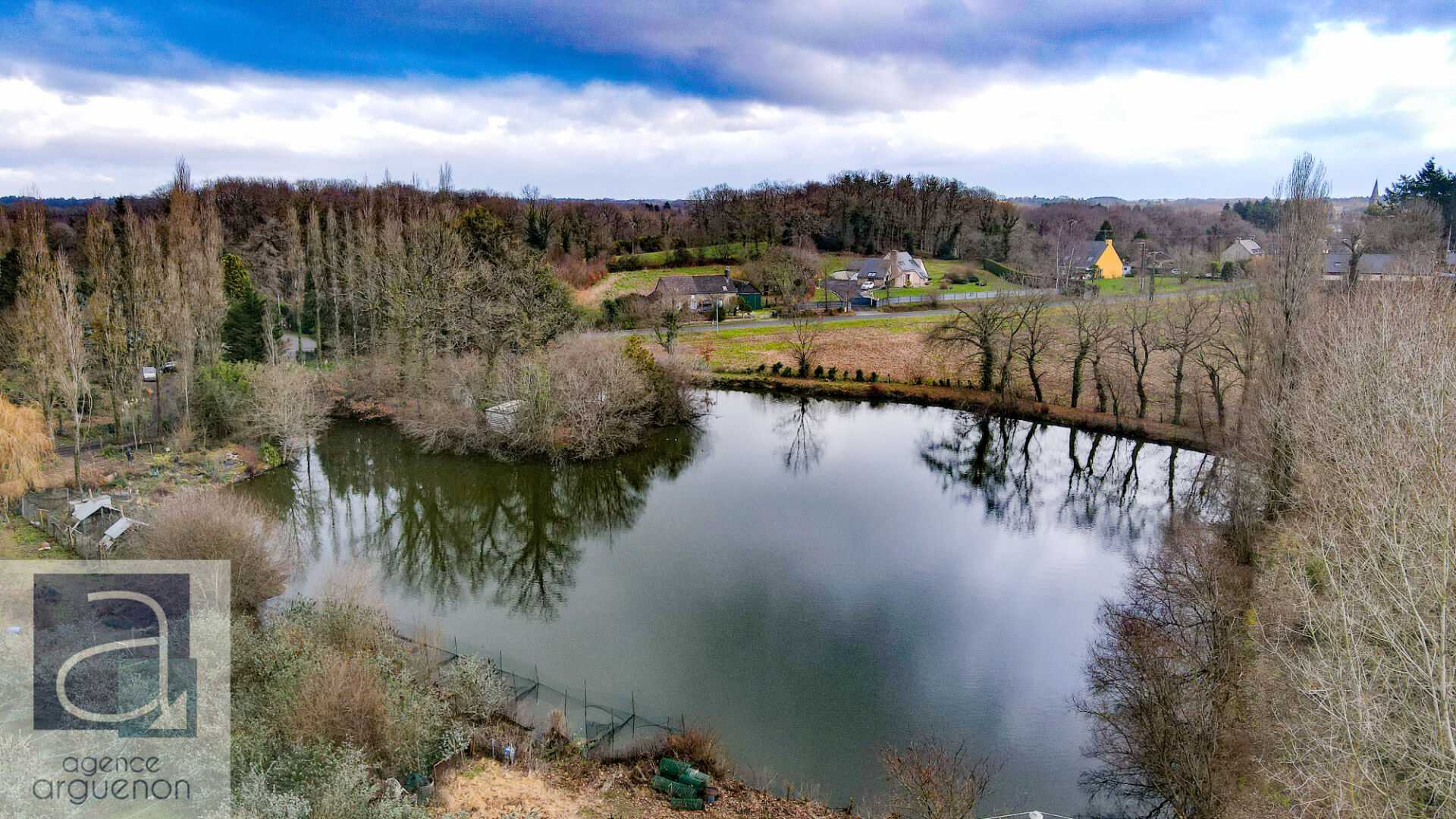 Земля в Bonnemain, Brittany 11723528