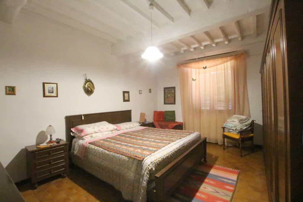 rumah dalam Pomarance, Tuscany 11724009