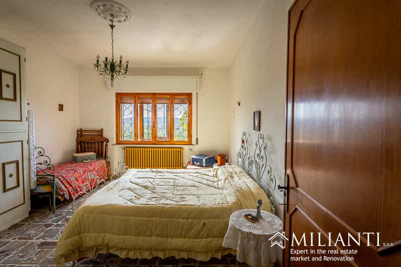 Dom w Lajatico, Tuscany 11724026
