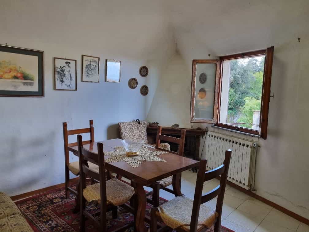 Condominium in Volterra, Tuscany 11724036