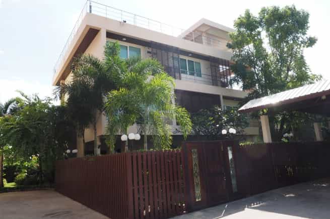 House in , Bangkok 11724736