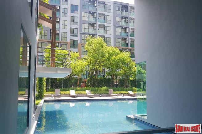 Condominium in Phra Khanong, Krung Thep Maha Nakhon 11724912