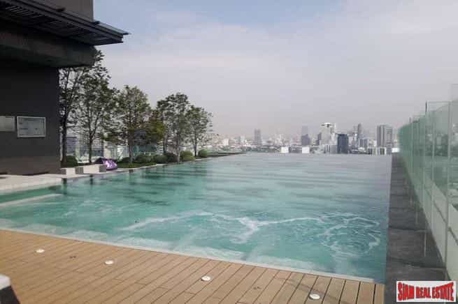 Condominium in , Bangkok 11725057
