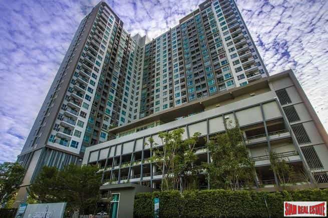 Condominium in Bangkok, Krung Thep Maha Nakhon 11725280