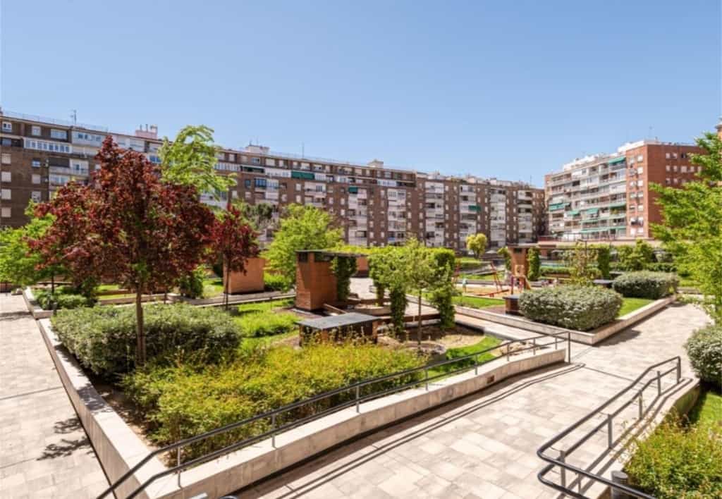 Condominium in Madrid, Comunidad de Madrid 11726409