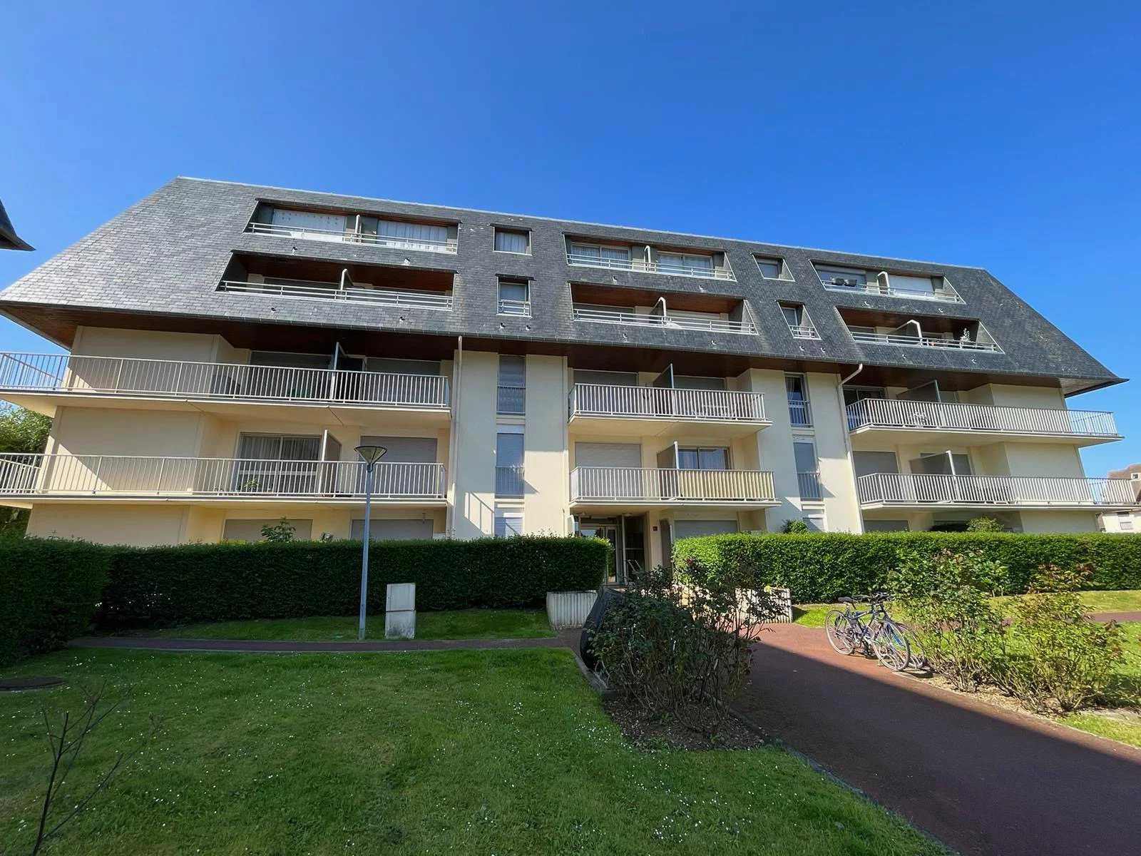Condominium in Houlgate, Normandië 11726473
