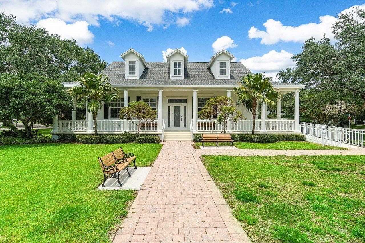 House in Jupiter, Florida 11726485