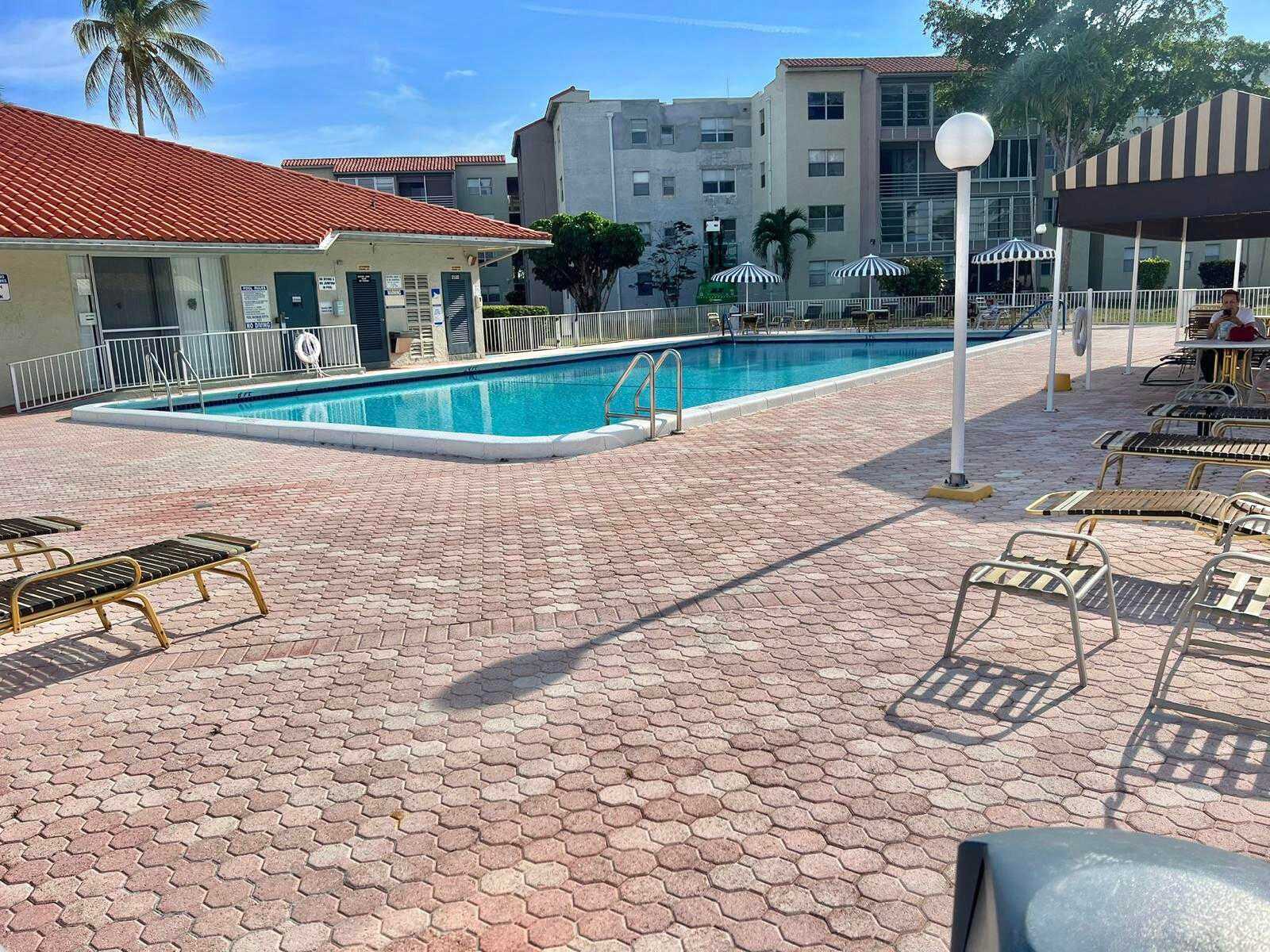Condominium in North Lauderdale, Florida 11726491