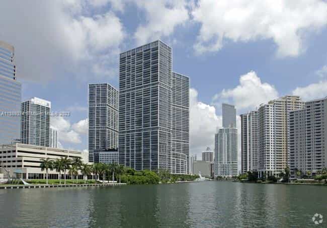 住宅 在 Miami, Florida 11726516