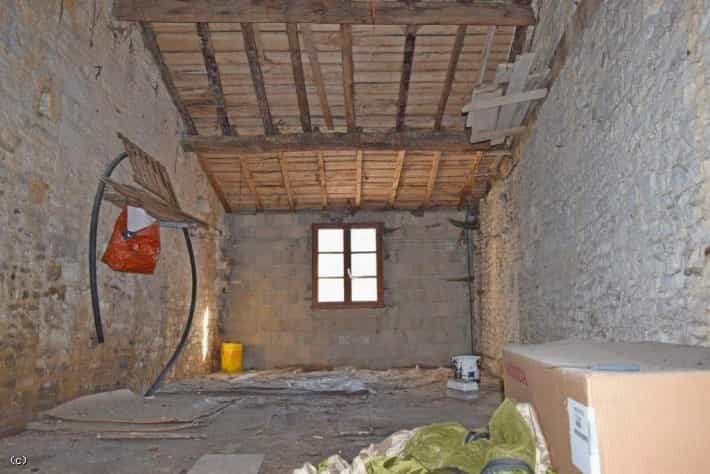 Kondominium dalam Ruffec, Nouvelle-Aquitaine 11727450