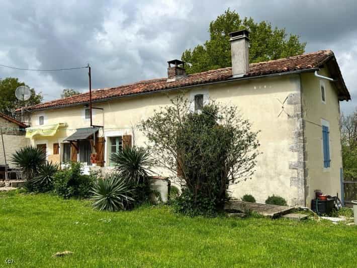 σπίτι σε Champagne-Mouton, Nouvelle-Aquitaine 11727458